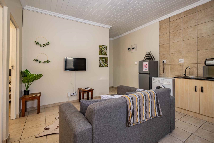 To Let 2 Bedroom Property for Rent in Oakdale Western Cape